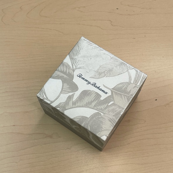 Tommy Bahama Pink Flamingo Mesh Bracelet Watch - Picture 9 of 9